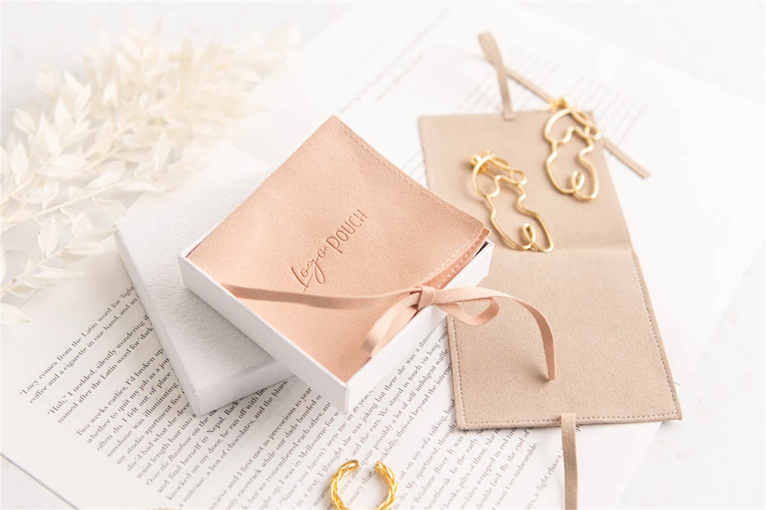 Wedding Solution - 5 個の Chloe ジュエリー ギフトバッグ、持続可能なミックスアンドマッチカラー: ブランド卸売ジュエリー包装ソリューション