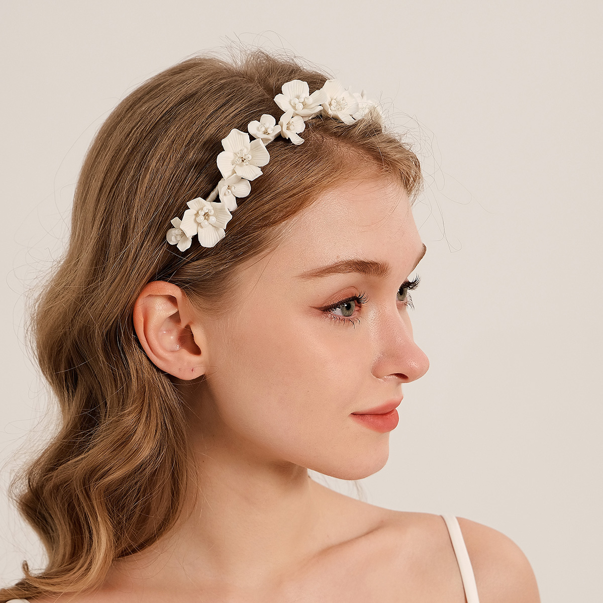 Efily 花嫁白い花のヘアフープ妖精森ヘッドバンドレトロフ - Wedding Arch Flower のレビューと価格