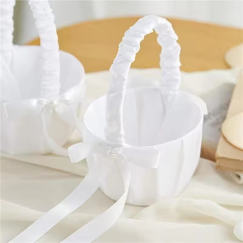 ウェディング ホワイト サテン リボン フラワーバスケット  - Wedding Hampers のレビューと価格